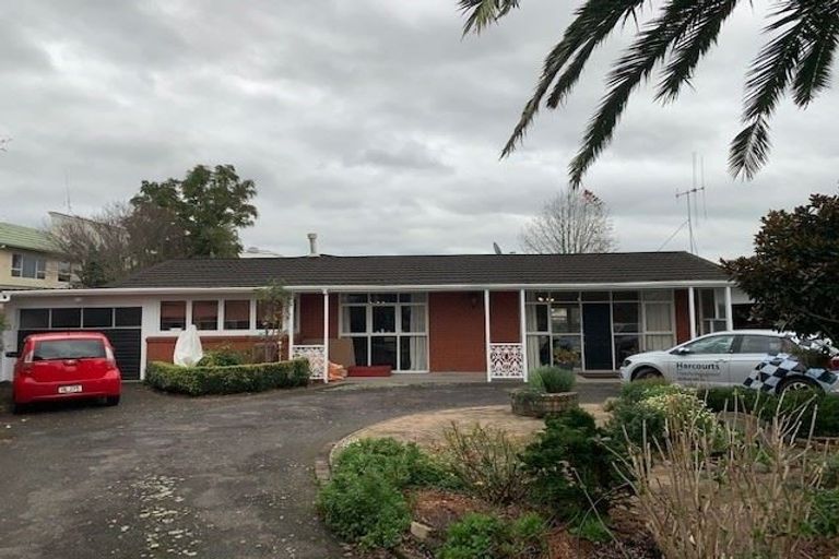 Photo of property in 25 Kensington Place, Fairfield, Hamilton, 3214