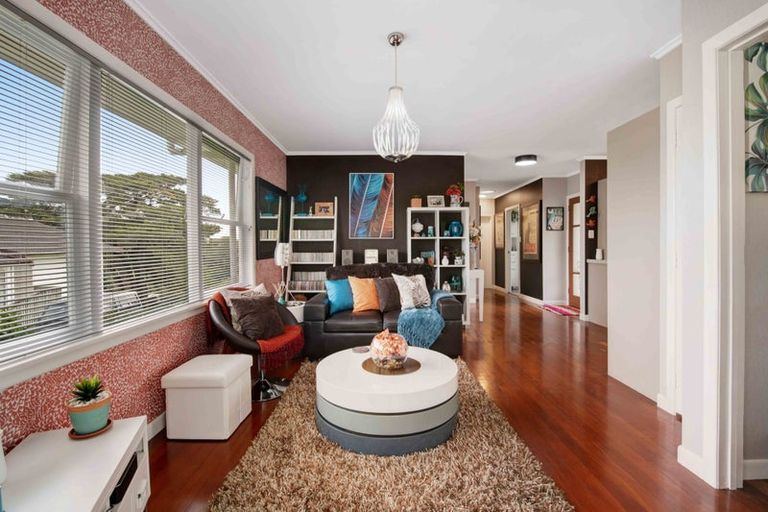 Photo of property in 27a Makiri Street, Helensville, 0800