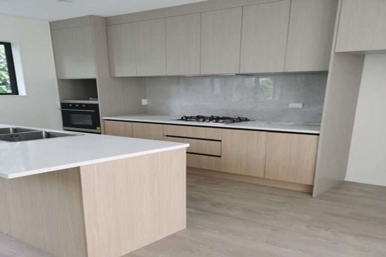 Photo of property in 22e Tui Crescent, Manurewa, Auckland, 2102