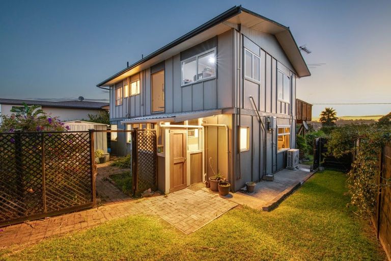 Photo of property in 29 Melandra Road, Stanmore Bay, Whangaparaoa, 0932