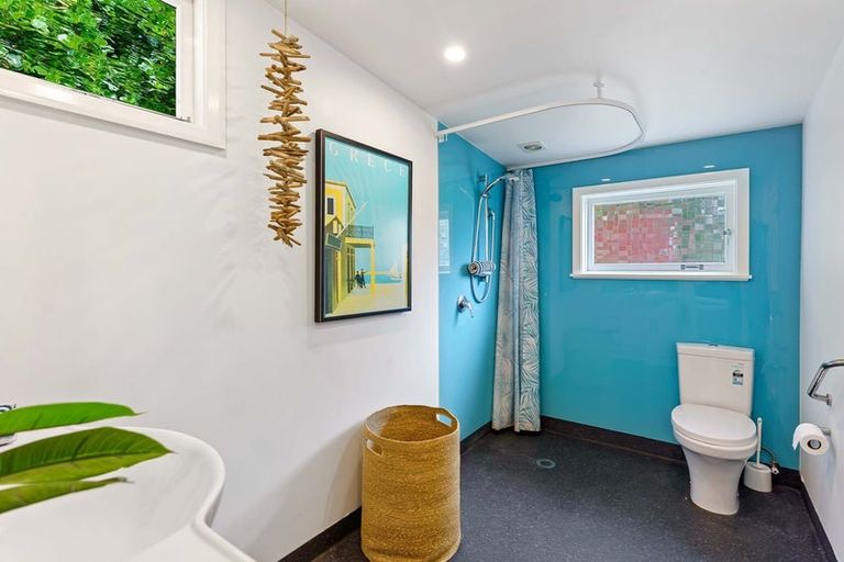 Photo of property in 42 Field Way, Waikanae Beach, Waikanae, 5036