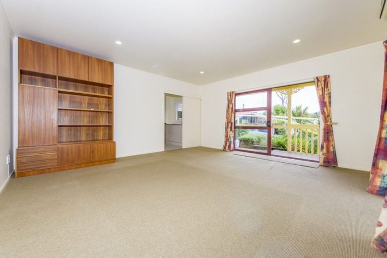 Photo of property in 772 West Coast Road, Oratia, Auckland, 0604