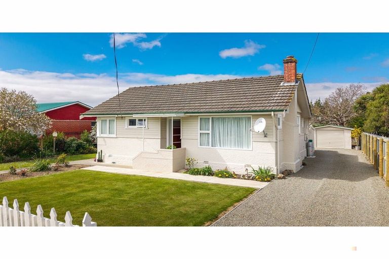 Photo of property in 15 Edward Street, Waimate, 7924