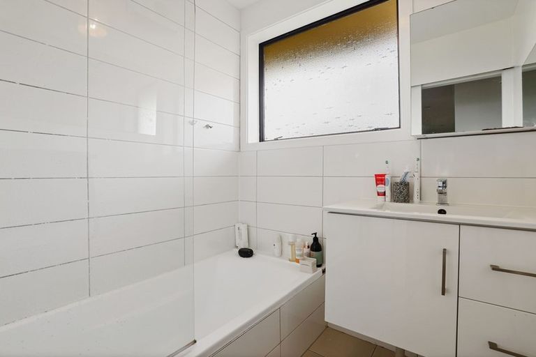 Photo of property in 42 Chedworth Avenue, Bishopdale, Christchurch, 8053