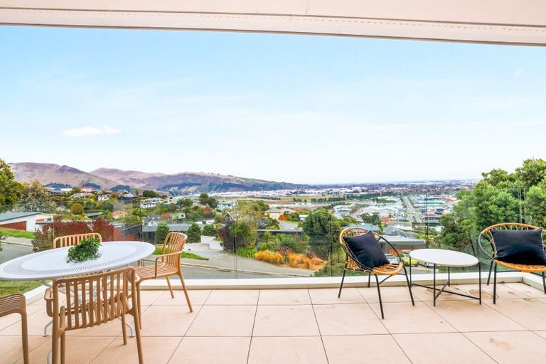 Photo of property in 320 Cannon Hill Crescent, Mount Pleasant, Christchurch, 8081