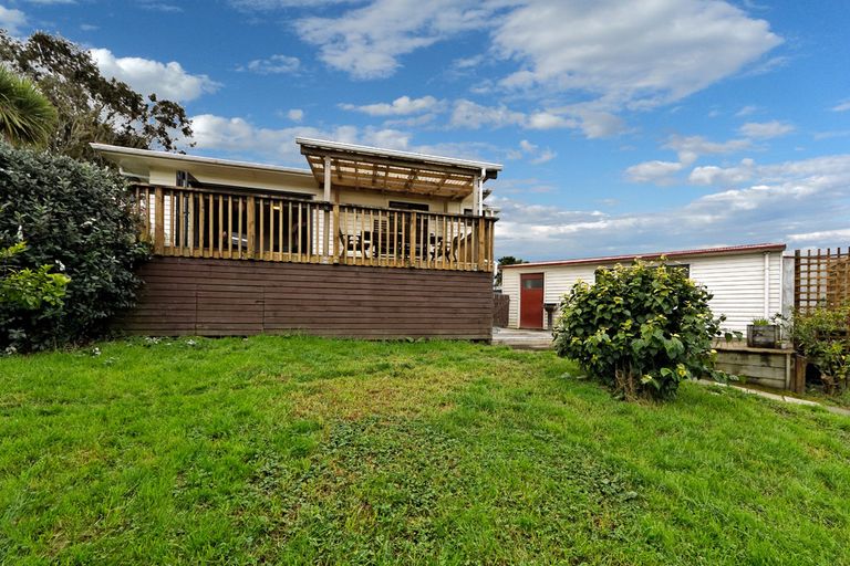 Photo of property in 55 La Rosa Street, Green Bay, Auckland, 0604