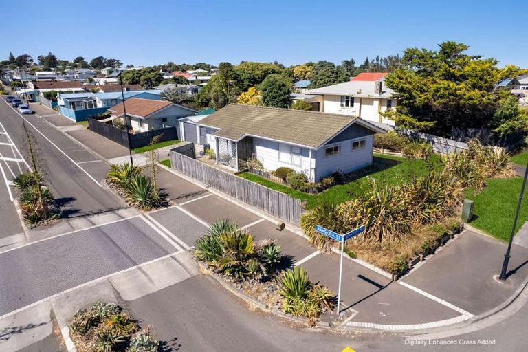 Photo of property in 2 Rangiora Street, Castlecliff, Whanganui, 4501