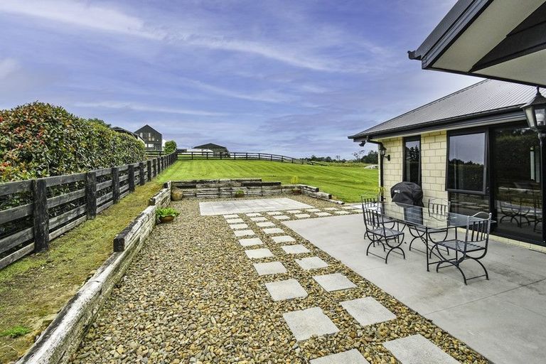 Photo of property in 133 Mcrobbie Road, Kingseat, Papakura, 2580