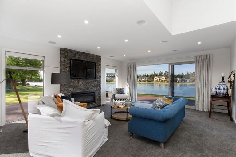 Photo of property in 28 Oakgrove Drive, Rangiora, 7400