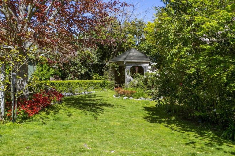 Photo of property in 31 Chesham Avenue, Waipahihi, Taupo, 3330