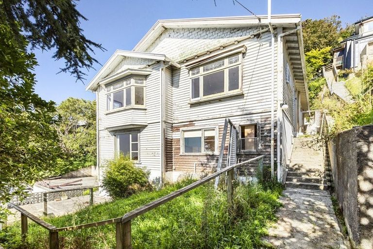 Photo of property in 70 Mitchell Street, Brooklyn, Wellington, 6021