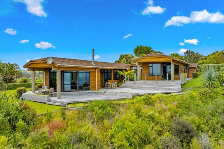 Photo of property in 381 Oaia Road, Muriwai, Waimauku, 0881