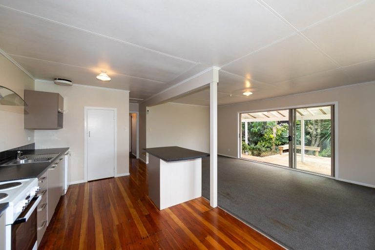 Photo of property in 16 Lipscombe Crescent, Havelock North, 4130