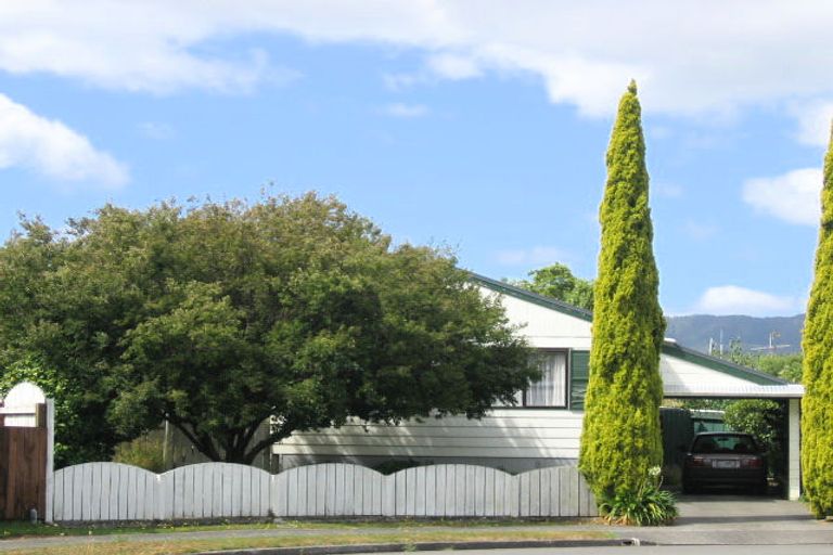 Photo of property in 5 Tulsa Grove, Totara Park, Upper Hutt, 5018