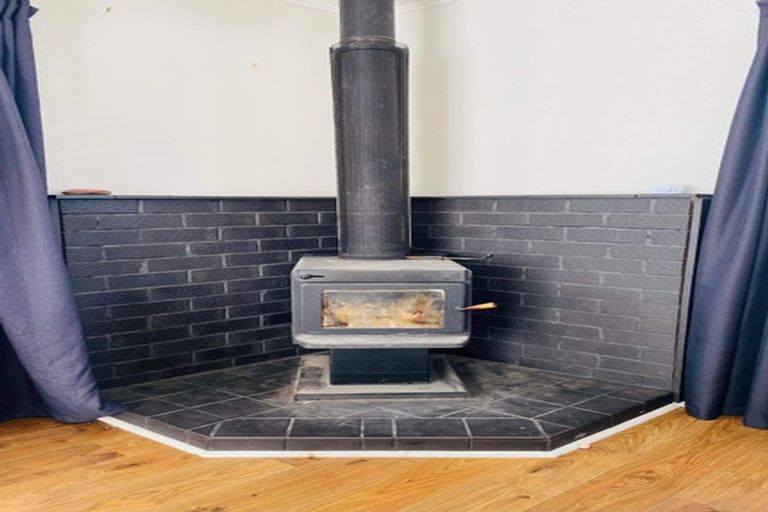 Photo of property in 22 Edward Street, Pahiatua, 4910