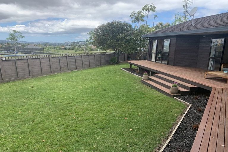 Photo of property in 22 Matisse Drive, West Harbour, Auckland, 0618