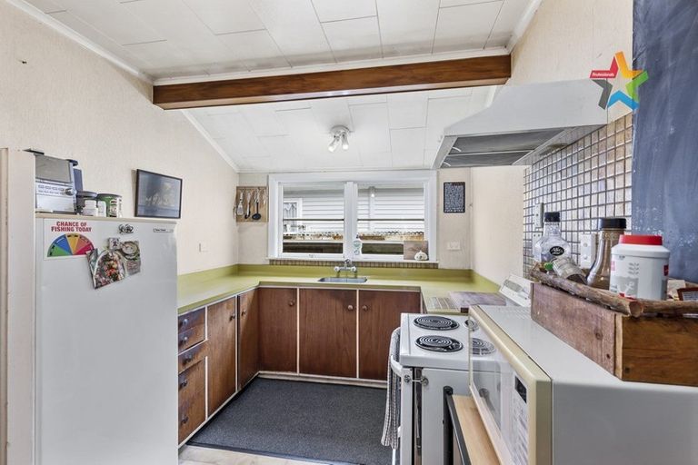 Photo of property in 12 Dempsey Street, Naenae, Lower Hutt, 5011