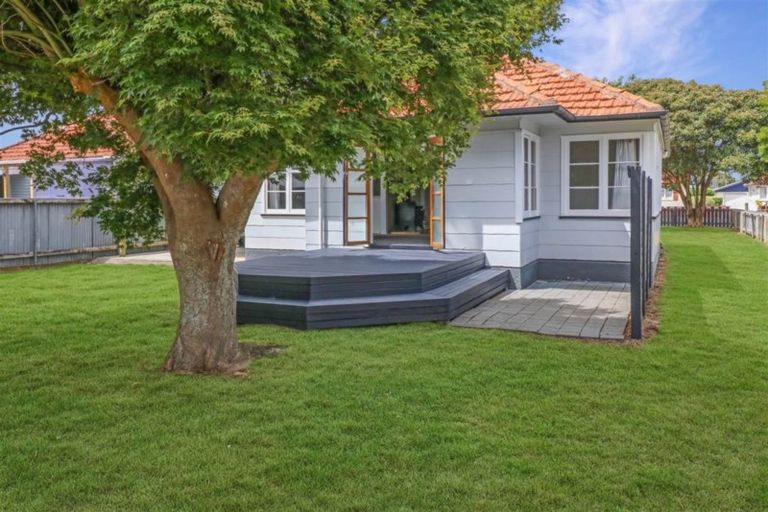 Photo of property in 10 Victor Street, Dannevirke, 4930