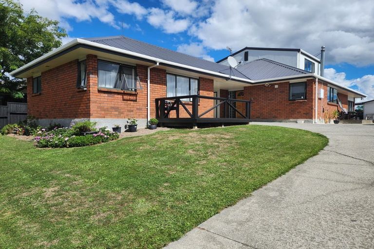 Photo of property in 29 Greenwood Place, Fitzherbert, Palmerston North, 4410