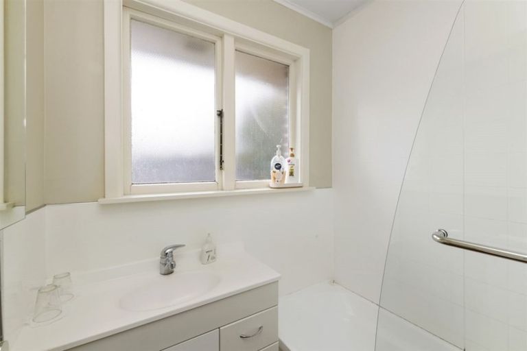 Photo of property in 4 Kingsgate Place, Burnside, Christchurch, 8053