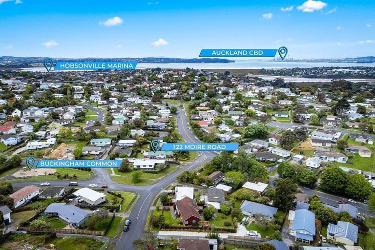 Photo of property in 122 Moire Road, West Harbour, Auckland, 0618