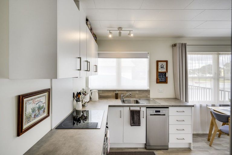 Photo of property in 47 Bristol Street, Tamatea, Napier, 4112