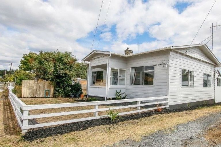 Photo of property in 74 Riverview Road, Huntly, 3700