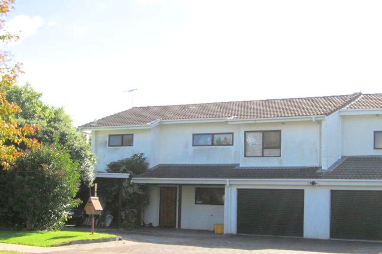 Photo of property in 1/2 Monde Place, Clover Park, Auckland, 2019