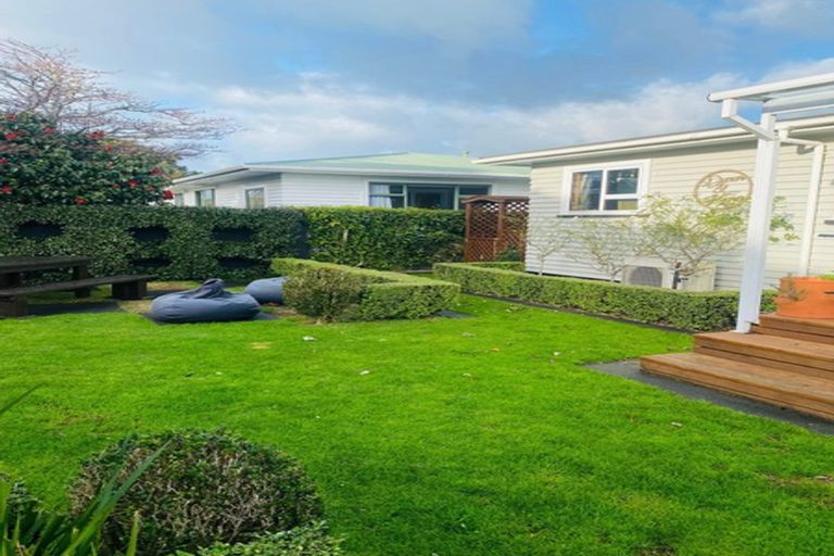 Photo of property in 243 Mangorei Road, Merrilands, New Plymouth, 4312