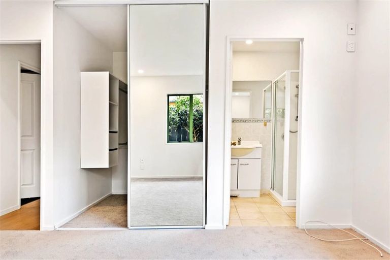 Photo of property in 2 Ferngrove Avenue, Ranui, Auckland, 0612