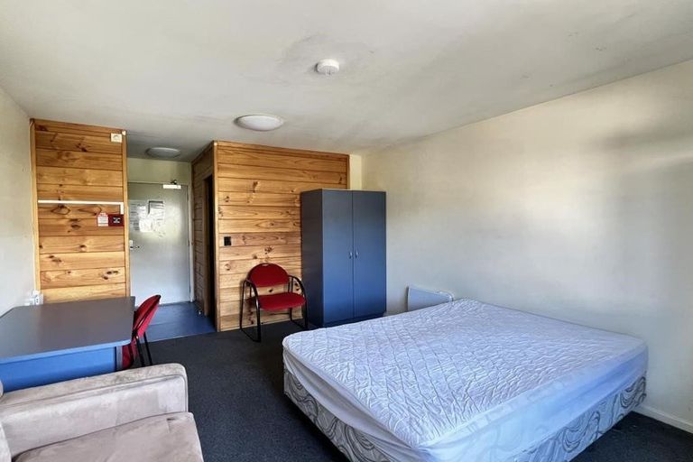 Photo of property in Basin Reserve Complex, 24/4 Sussex Street, Mount Cook, Wellington, 6021