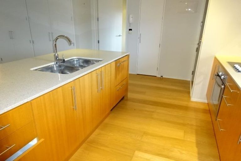 Photo of property in 210/252 Centreway Road, Orewa, 0931