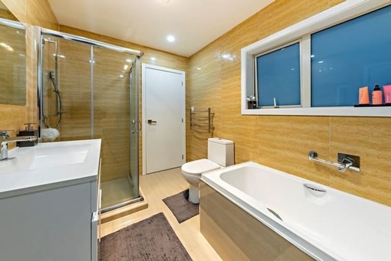 Photo of property in 55c Senator Drive, Manurewa, Auckland, 2105