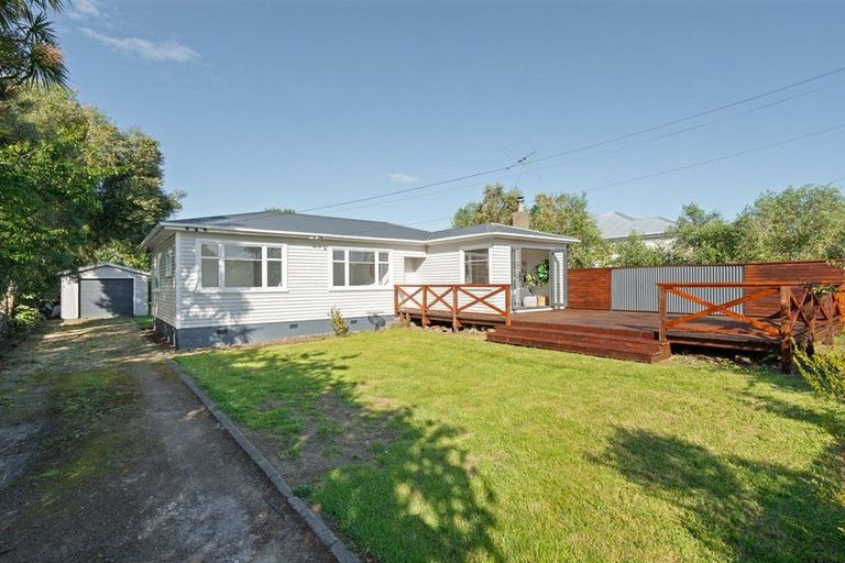 Photo of property in 27 Cologne Street, Martinborough, 5711