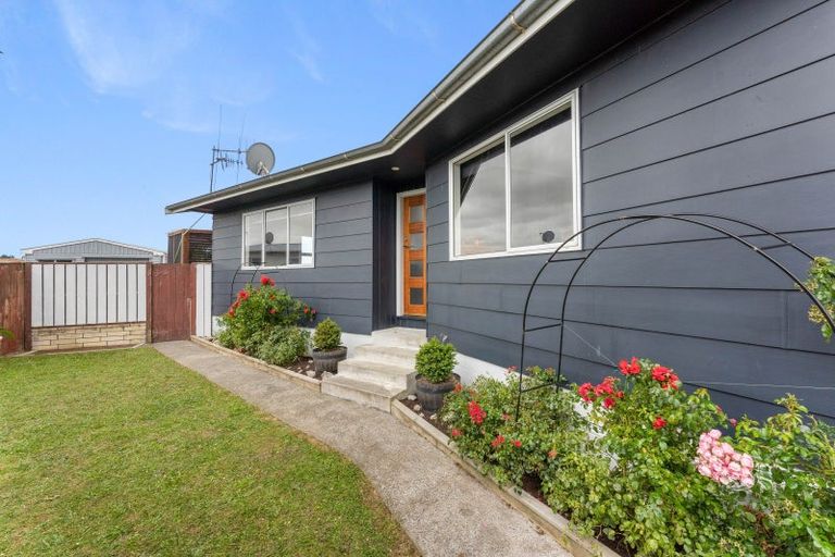 Photo of property in 28 Leander Place, Milson, Palmerston North, 4414