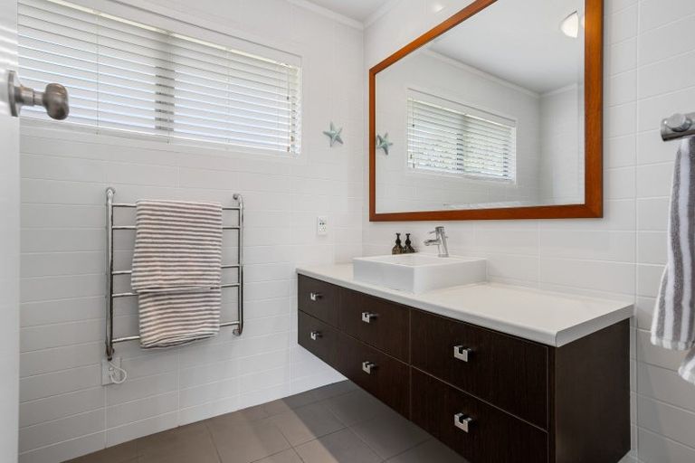 Photo of property in 10 Easdale Place, Pauanui, Hikuai, 3579