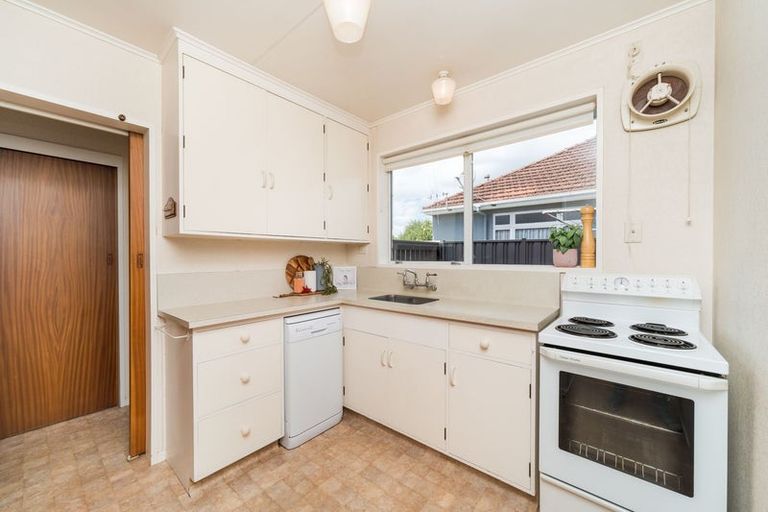 Photo of property in 28b Wood Street, Takaro, Palmerston North, 4410