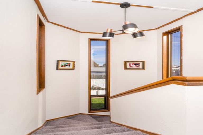 Photo of property in 1 Duthie Street, Milton, 9220