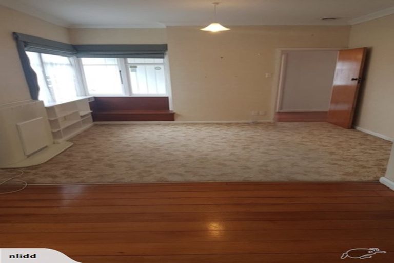 Photo of property in 35 Thomson Street, West End, Palmerston North, 4412