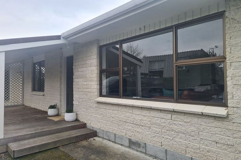 Photo of property in 32 Redwood Grove, Hokowhitu, Palmerston North, 4410