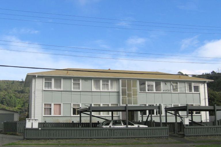 Photo of property in 340-346 George Street, Stokes Valley, Lower Hutt, 5019