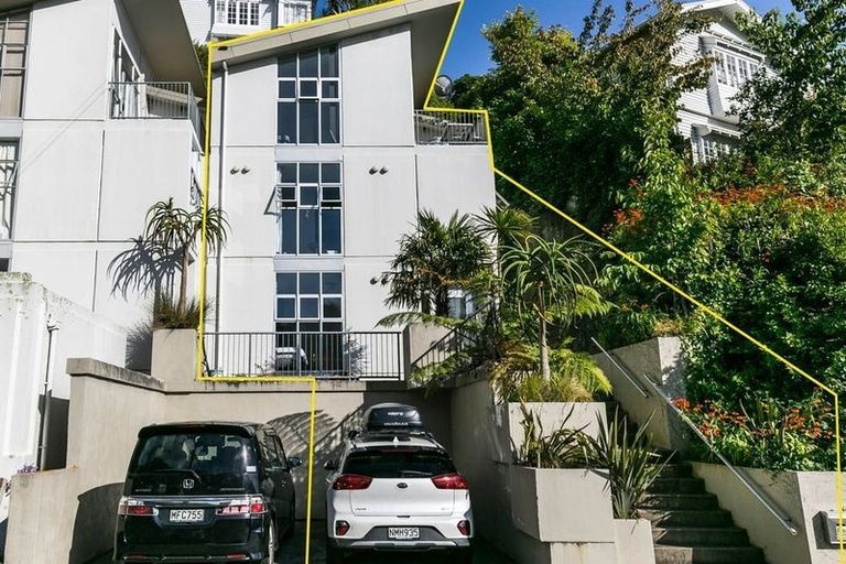 Photo of property in 8 Norna Crescent, Kelburn, Wellington, 6012