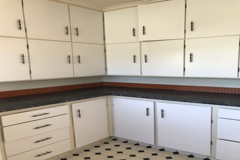 Photo of property in 24 Severn Street, Island Bay, Wellington, 6023