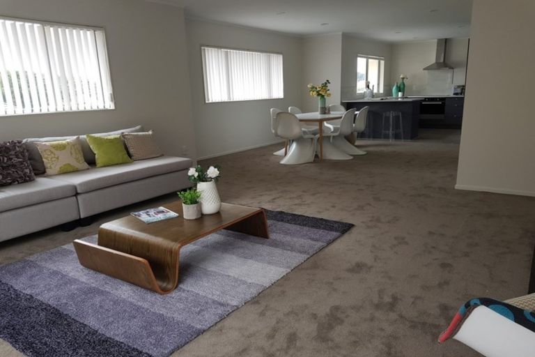 Photo of property in 9 Birchlea Rise, Goodwood Heights, Auckland, 2105