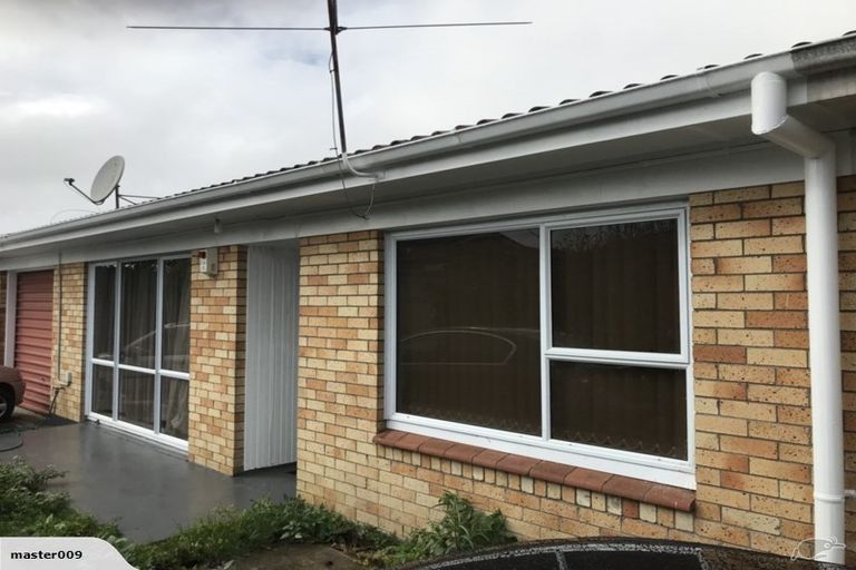 Photo of property in 2/13 Hayward Road, Papatoetoe, Auckland, 2025