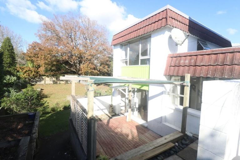 Photo of property in 3/52 Fruitvale Road, New Lynn, Auckland, 0600