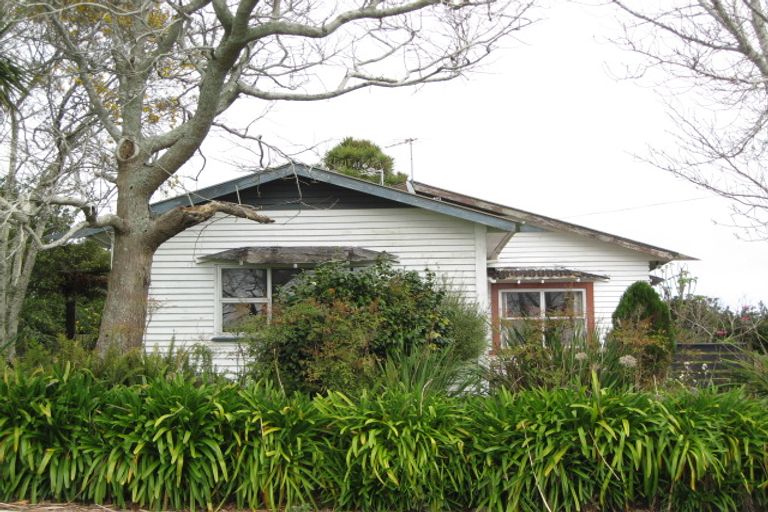 Photo of property in 1 Broadway, Waitara, 4320