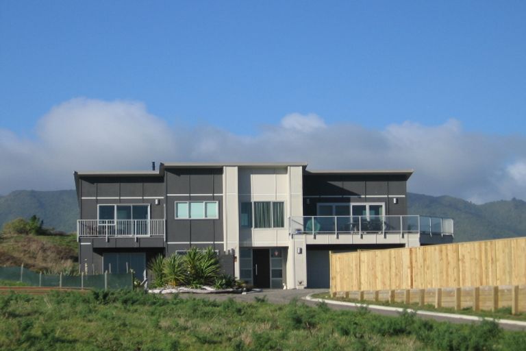 Photo of property in 7 Pharazyn Avenue, Waikanae Beach, Waikanae, 5036