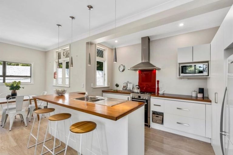 Photo of property in 16 Hudson Street, Island Bay, Wellington, 6023