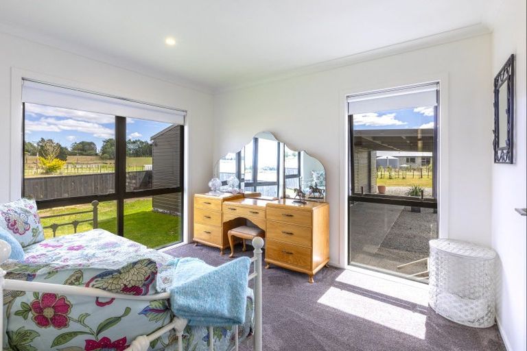 Photo of property in 1 Elm Place, Waipukurau, 4284